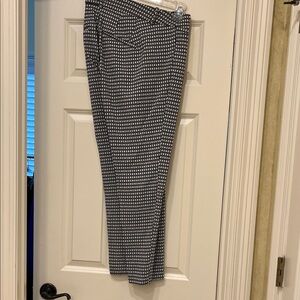 Woman’s Black and White Patterned Pants
